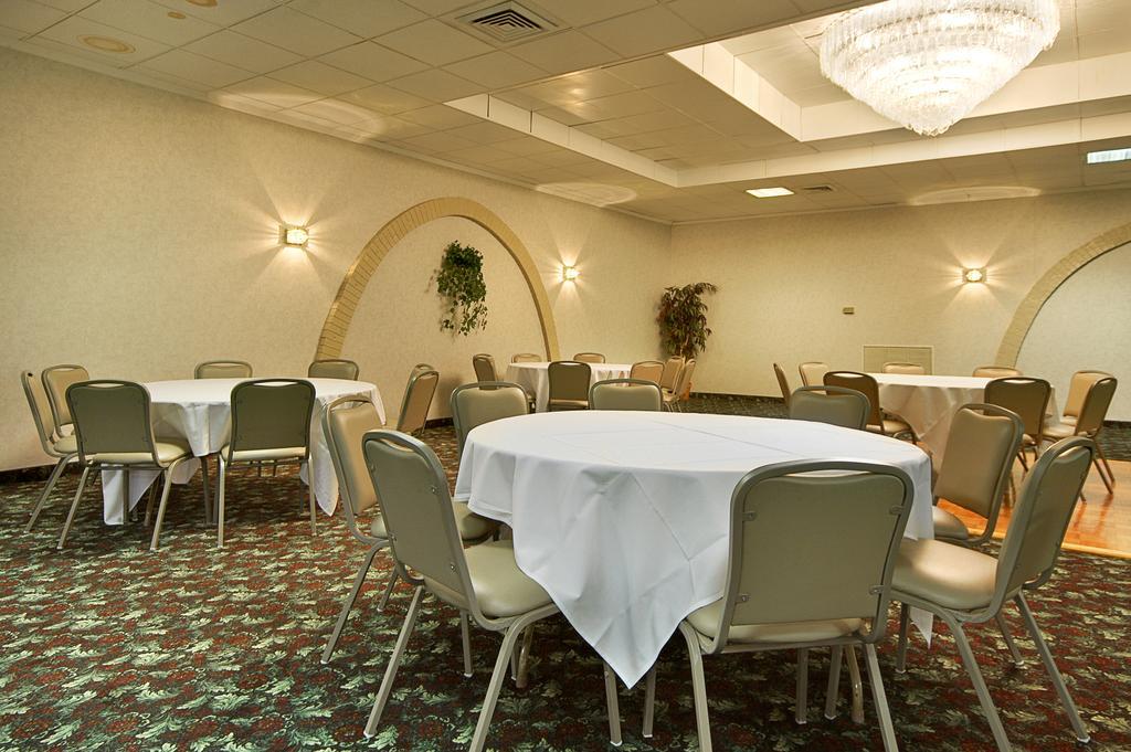 Days Inn By Wyndham Anderson In Restaurant photo